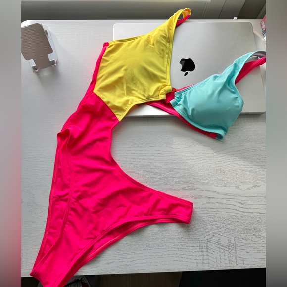 Multicolor Cut Out Asymmetric One Piece Swimsuit - Picture 10 of 10